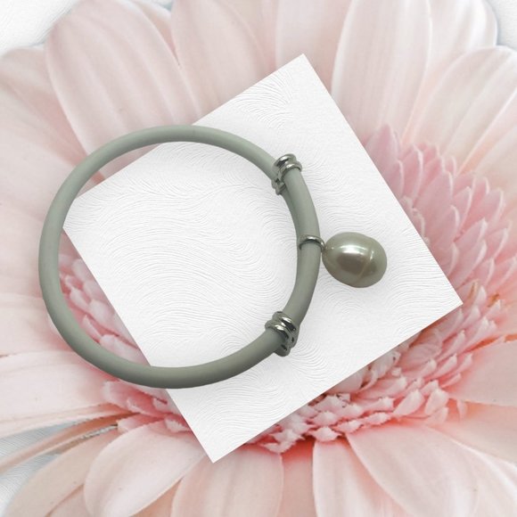 11mm Fresh Water Pearl Silver setting Silicon Rubber Bracelet - Picture 2 of 2